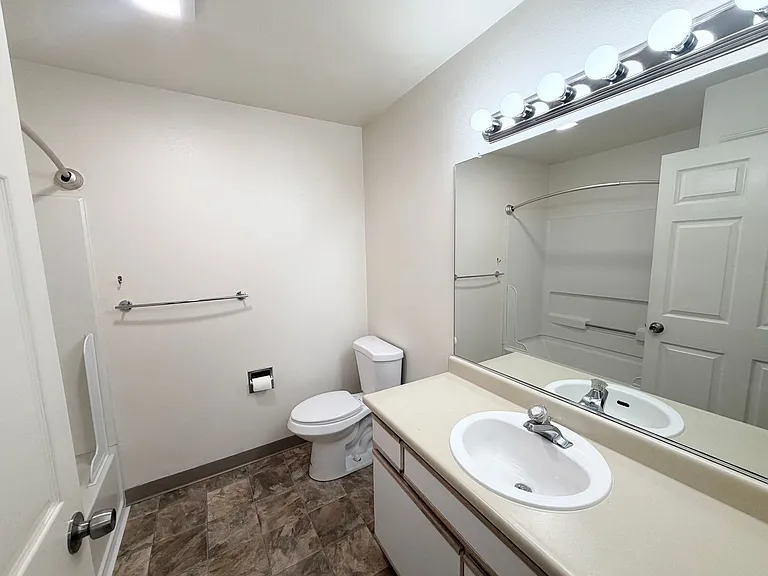 1308-1332 SW Cheltenham St #1308-7 — Photo 9
