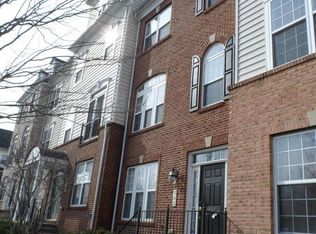 606 Touchdown Dr, Landover, MD 20785