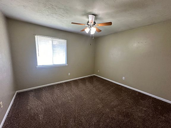 5th image of 737 Pointe Ct APT C