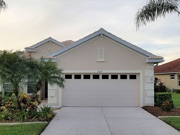 3rd image of 3839 Whispering Oaks Dr