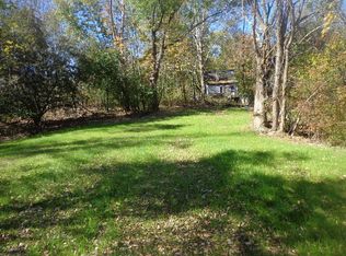 16704 Akron St, Chagrin Falls, OH 44023