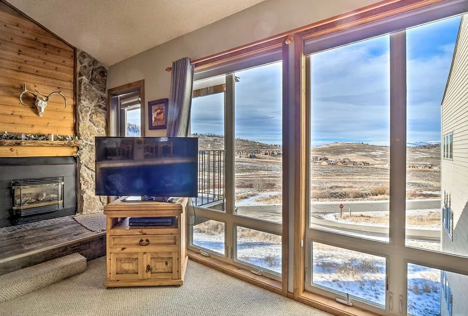 3 bed, 1250 sqft, $2,500 — Photo 3
