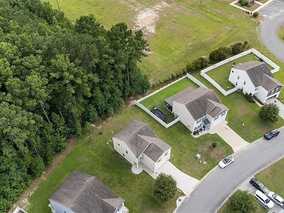 2nd image of 223 Bellflower Circle