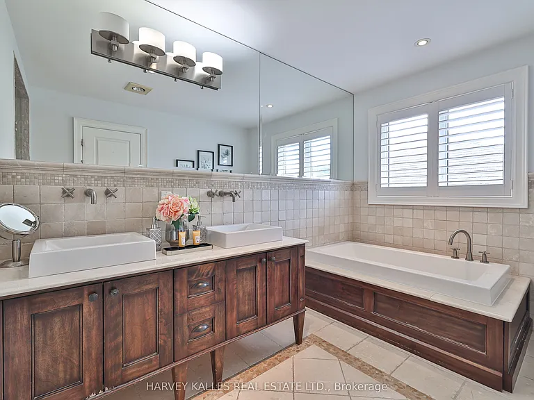 44 Churchill Ave — Photo 33