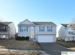 15401 Willit St, Bennington, NE 68007