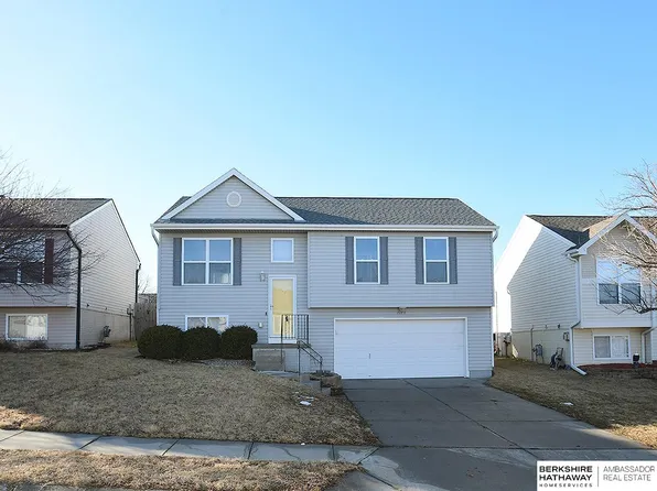 15401 Willit St, Bennington, NE 68007