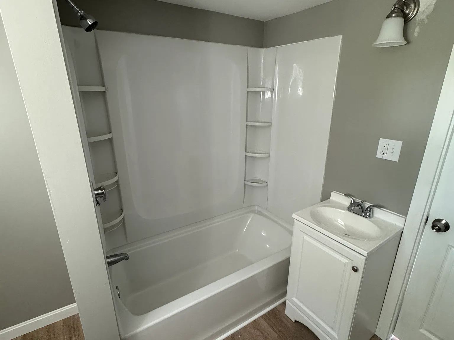 2 bed, 1000 sqft, $1,700 — Photo 3