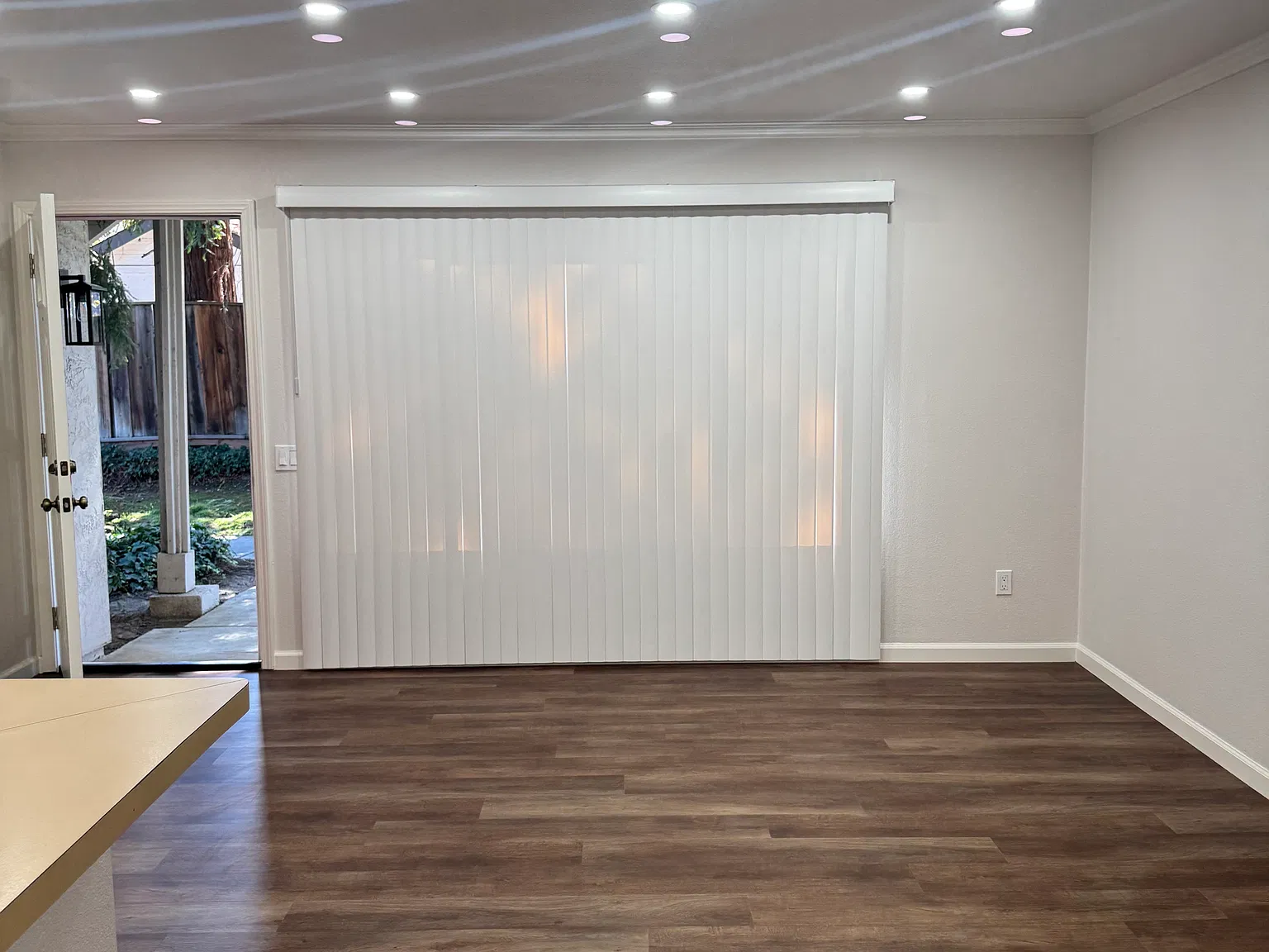 2 bed, 816 sqft, $3,500 — Photo 4