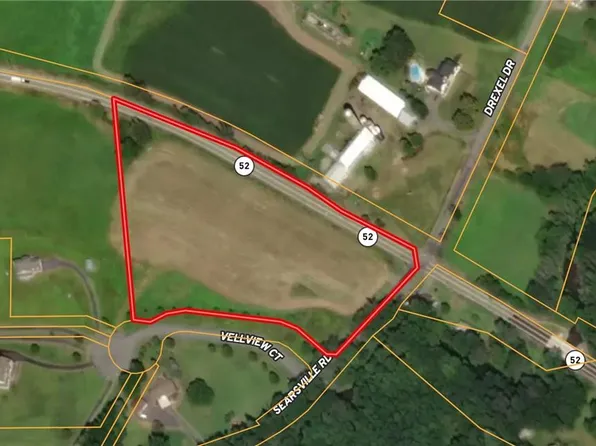 Vellview Court, Pine Bush, NY 12566