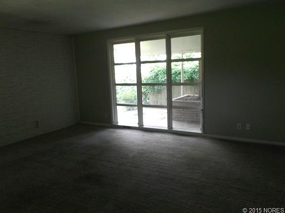 5th image of 724 S 93rd Ave E