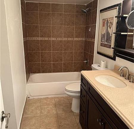 4th image of 4117 NW 88th Ave APT 103