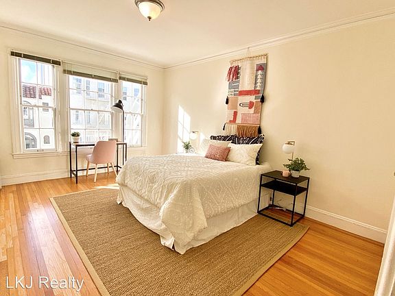 2nd image of 3436 Pierce St APT 6