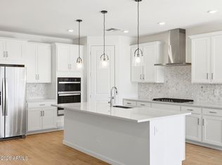 358 W Flatiron Trl, Apache Junction, AZ 85120