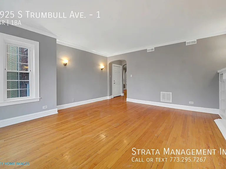 7925 S Trumbull Ave #1 — Photo 2