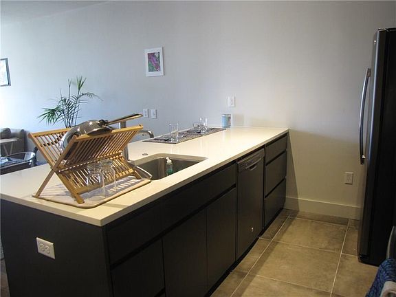 5th image of 1329 College Ave APT 210