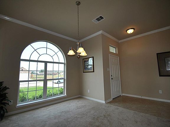 3rd image of 11010 Crawford Cir