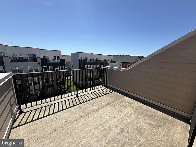 115 Dickenson Dr — Photo 18
