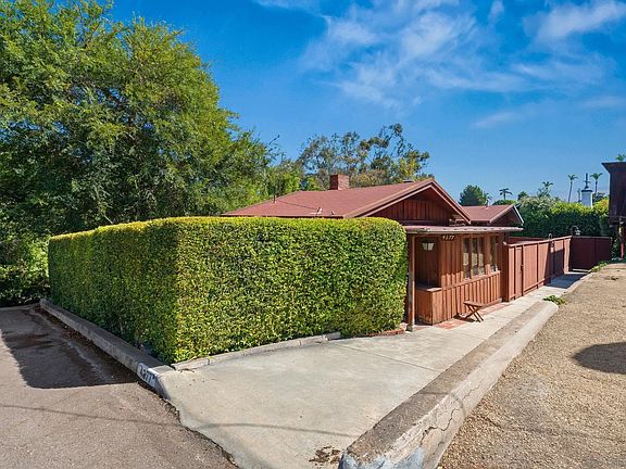 3rd image of 4277 Jackdaw St