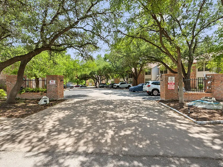 3839 Dry Creek Dr #202 — Photo 27