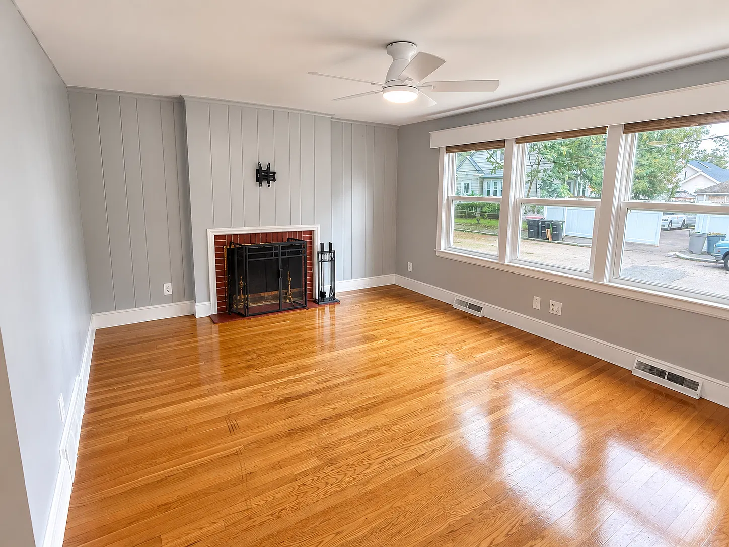 2 bed, 875 sqft, $2,800 — Photo 2