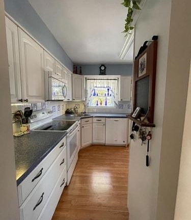 4th image of 78 Edison Ave