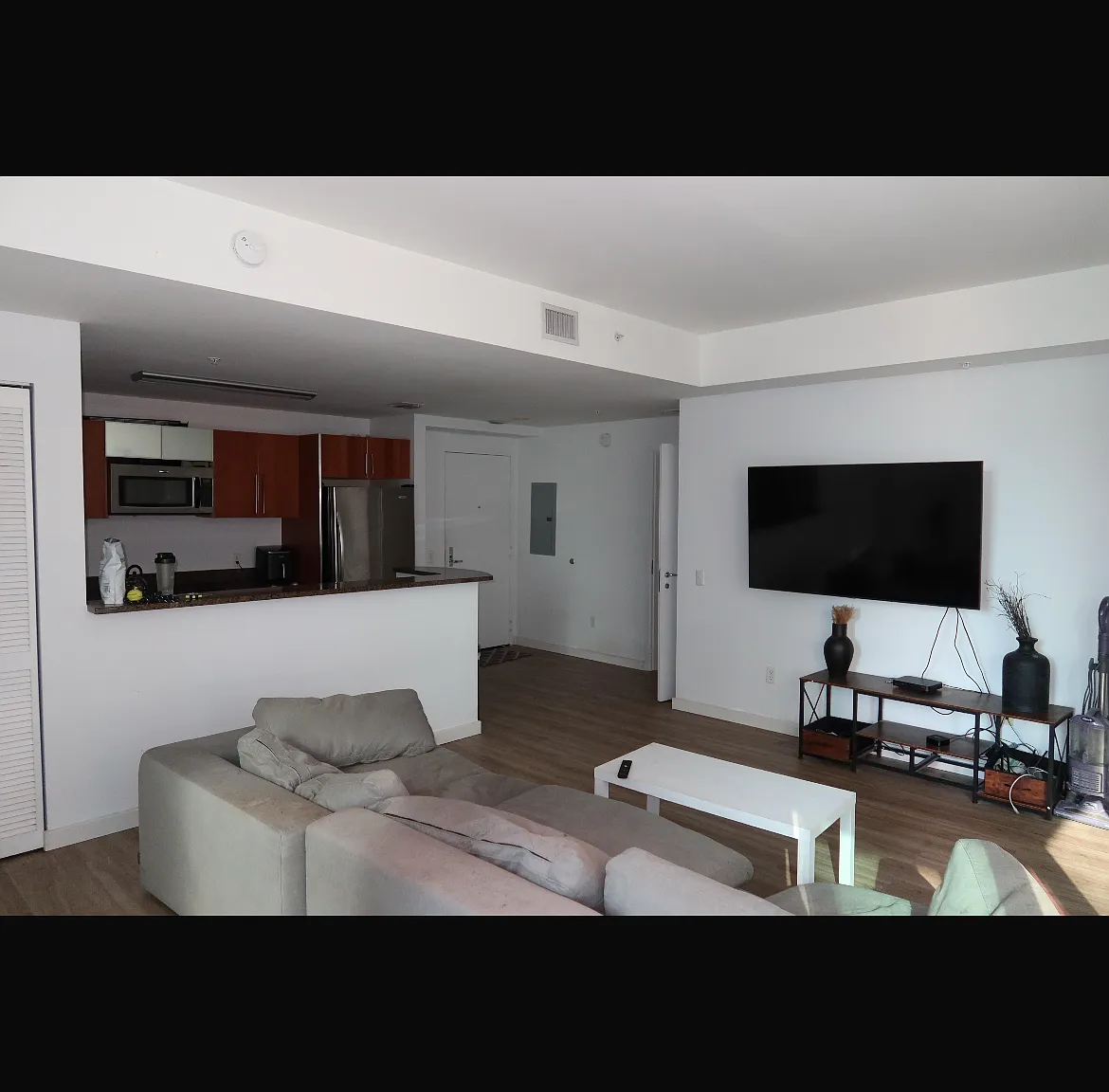2 bed, 1262 sqft, $4,400 — Photo 2