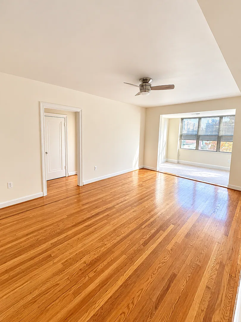 Bright, Refreshed 2-Bedroom in Mount Pleasant | Walk Score of 96 — Photo 4
