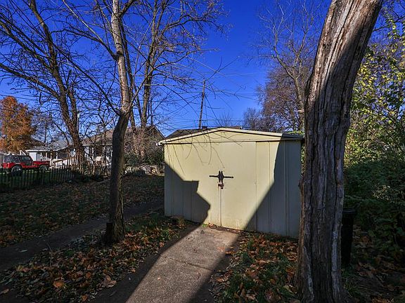 5th image of 1911 Hill Ave