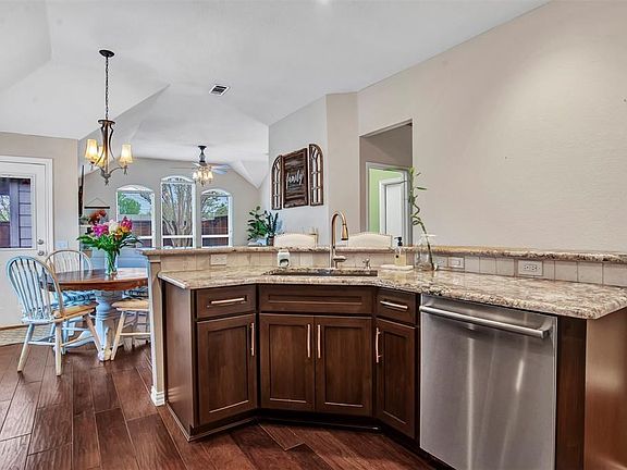 3rd image of 11133 Clearstream Ln
