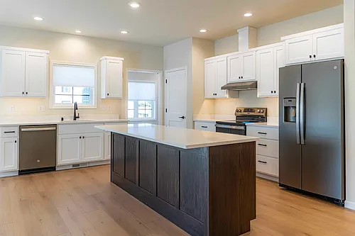 1400 Path Pl Photo 1