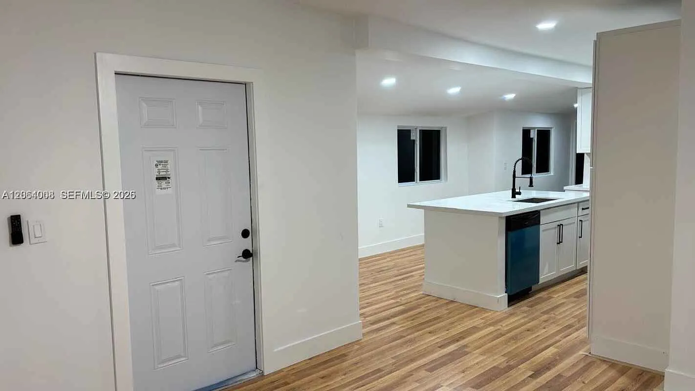 4147 Nw 23rd Ct # 4147 Miami, Fl 33142 — Photo 2