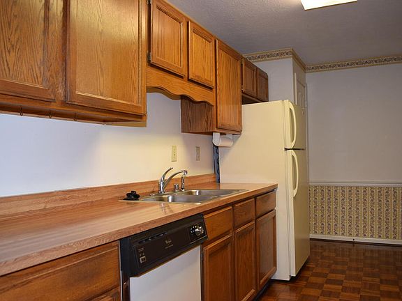 5th image of 907 Donard Park Ave