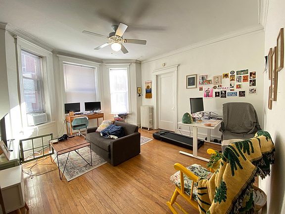 3rd image of 724 W Waveland Ave APT 1S