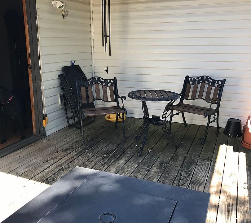 2nd image of 1540 W Erie Ct