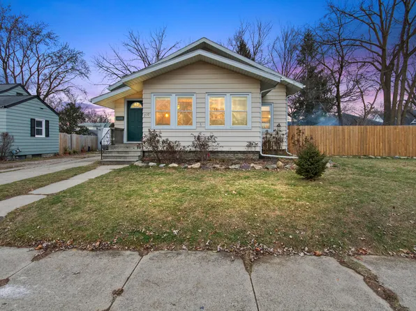710 Elmwood Ave, Jackson, MI 49203