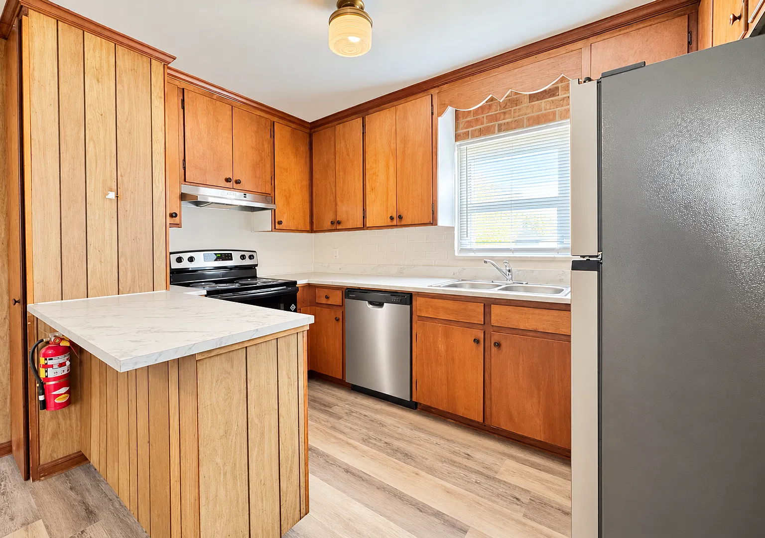 Adorable 2 Bedroom Convenient to I-29, Shopping & More! - Fall Move in Special! — Photo 2