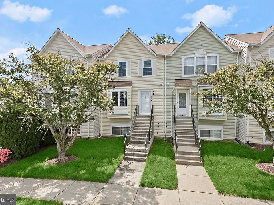 1st image of 119 Firethorn Ct Unit 11-4