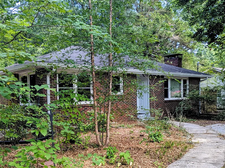 2203 Rosser Ter — Photo 2