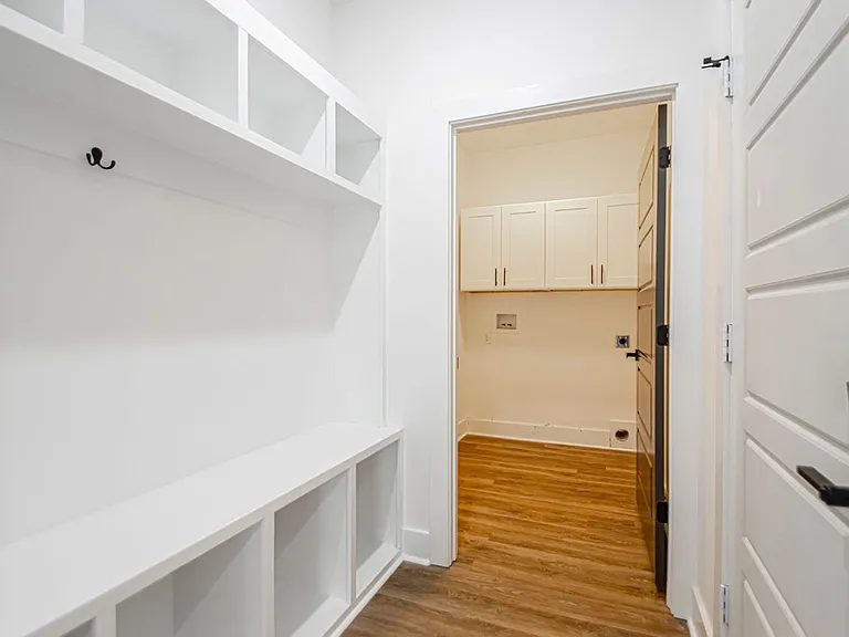 324 S Schiller St — Photo 14