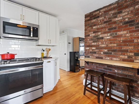 4th image of 33-33 Belmont St #33R