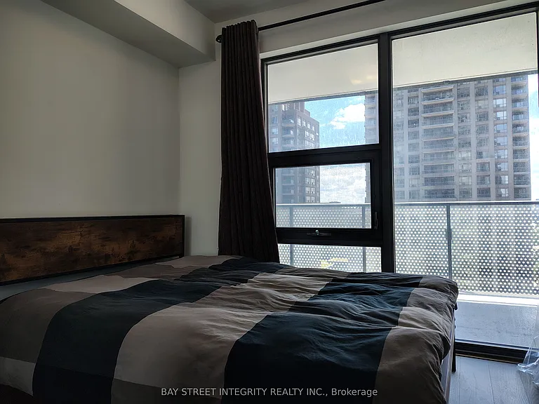 11 Wellesley St W #1308 — Photo 7