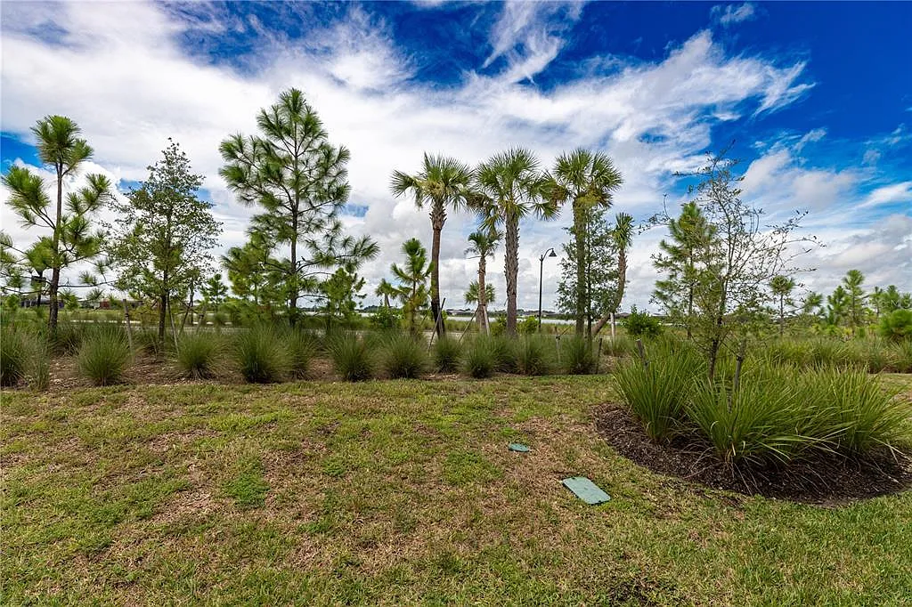 3 bed, 2.0 bath, 1749 sqft, $4,000 — Photo 4
