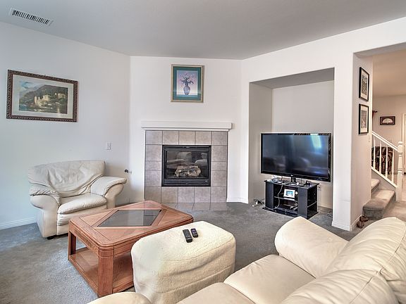 3rd image of 29645 Newmarket Dr