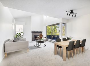 1340 Duchess Ave #406, West Vancouver, BC V7T1H6