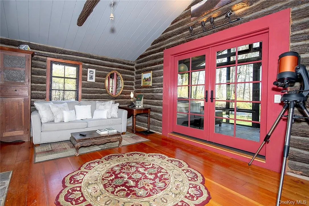 1 bed, 1.0 bath, 758 sqft, $4,900 — Photo 2