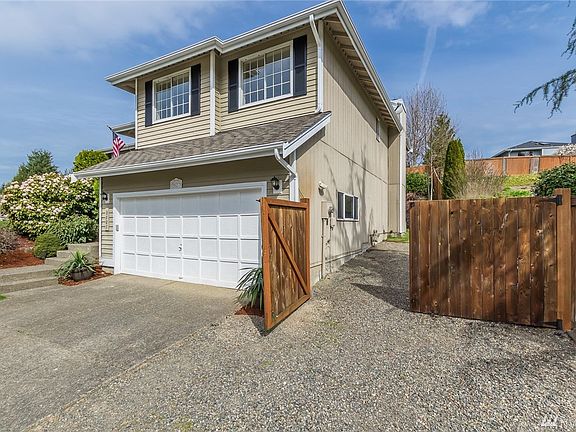 4th image of 3527 20th Ave SE