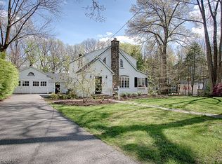 122 Kenilworth Rd, Mountain Lakes, NJ 07046