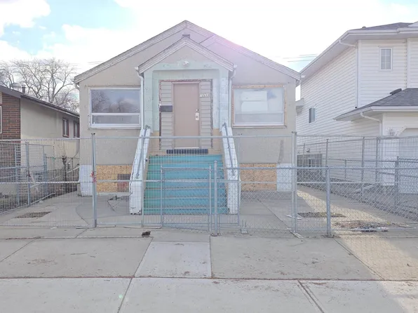 10644 96th St NW, Edmonton, AB T5H 2J3