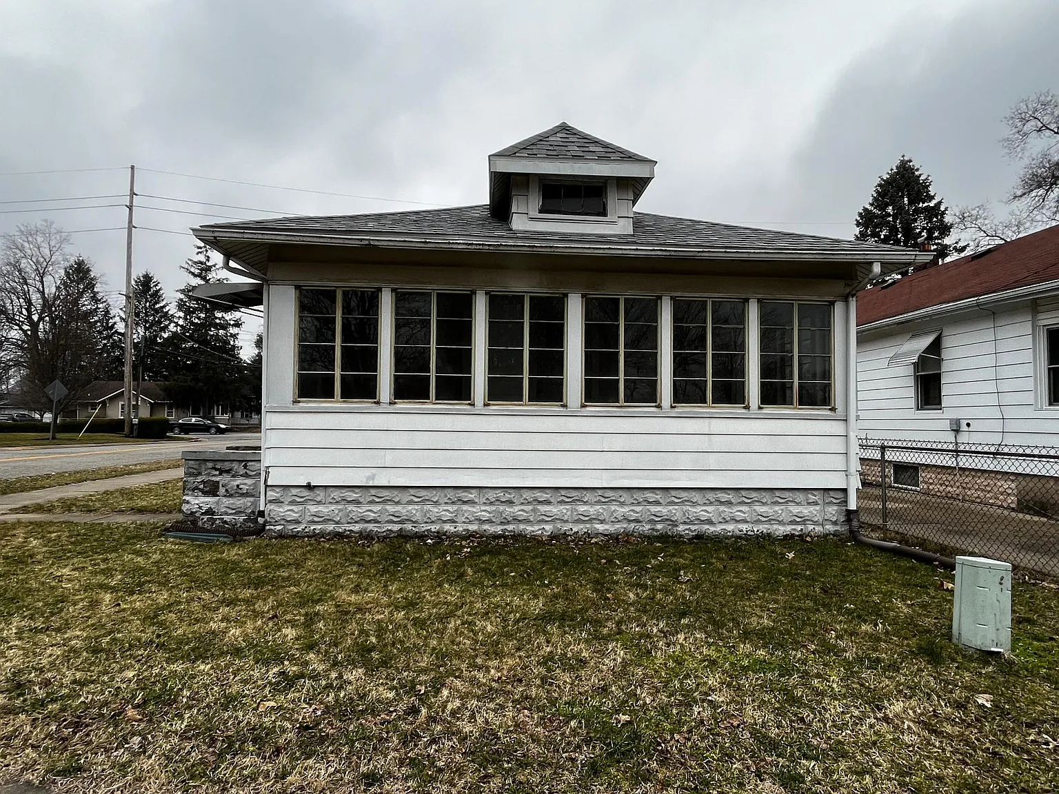 701 Maple St photo 1
