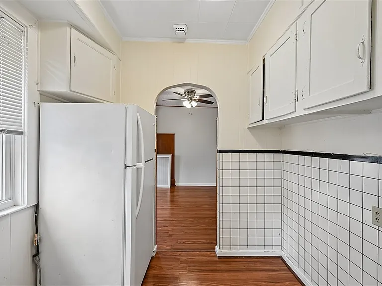 154 Glen St #2 — Photo 15